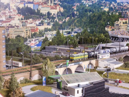 dum-vlacku-kolejiste-negrelliho-viadukt
